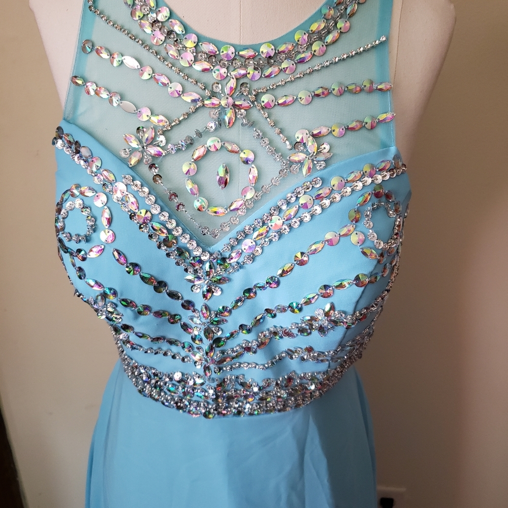 Dress - Picture 3 of 3